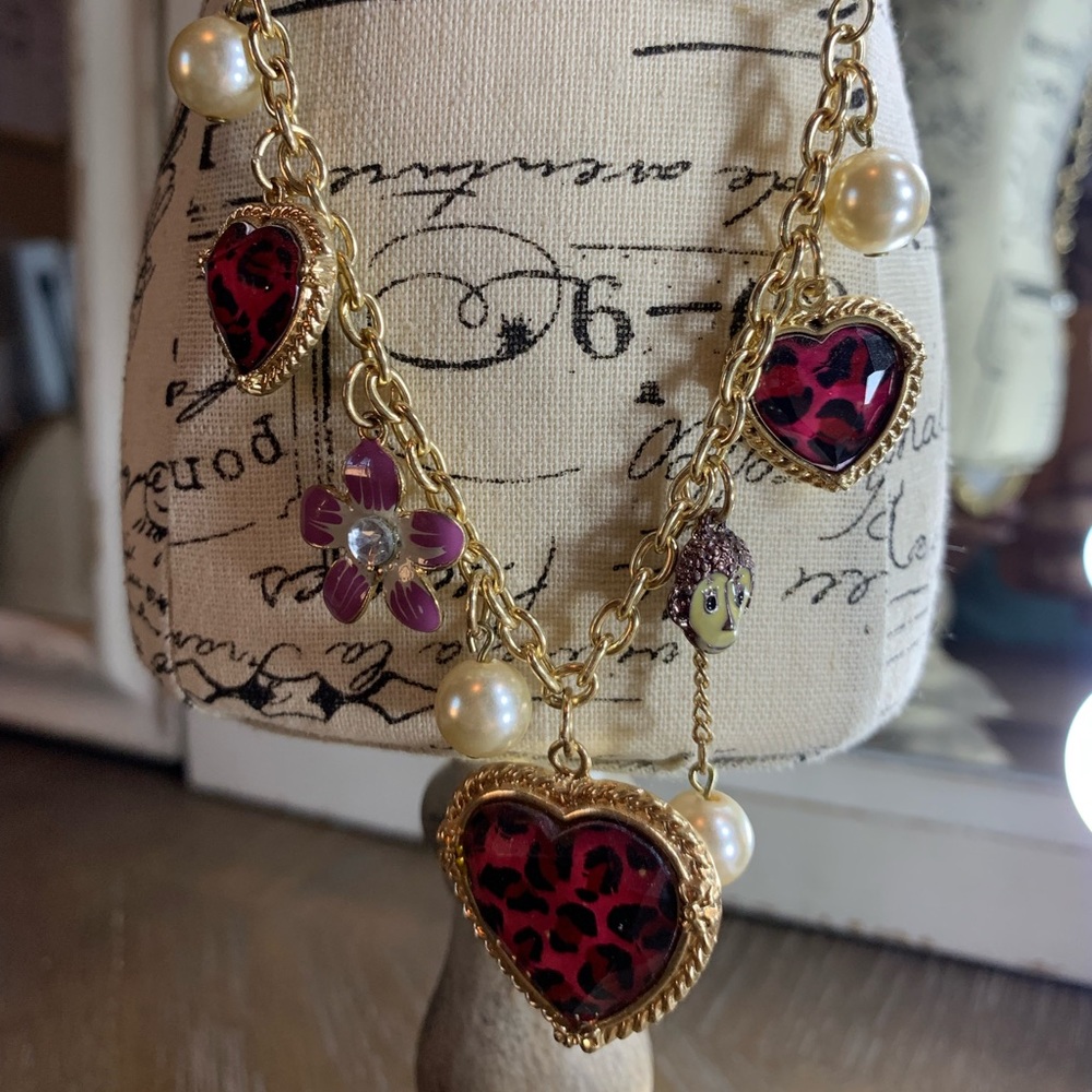 Betsey Johnson statement necklace